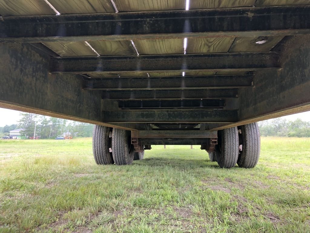 Gooseneck-Equipment-Trailer-grerwe.jpg