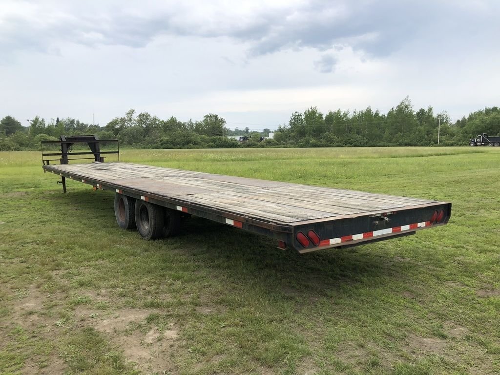 Gooseneck-Equipment-Trailer33.jpg