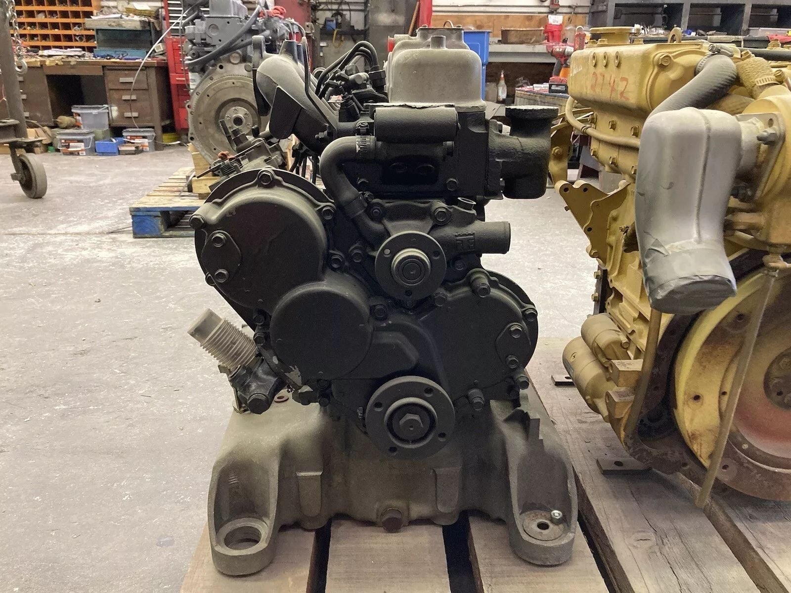 Isuzu-D201-ThermoKing-Diesel-Engine-CA.jpg