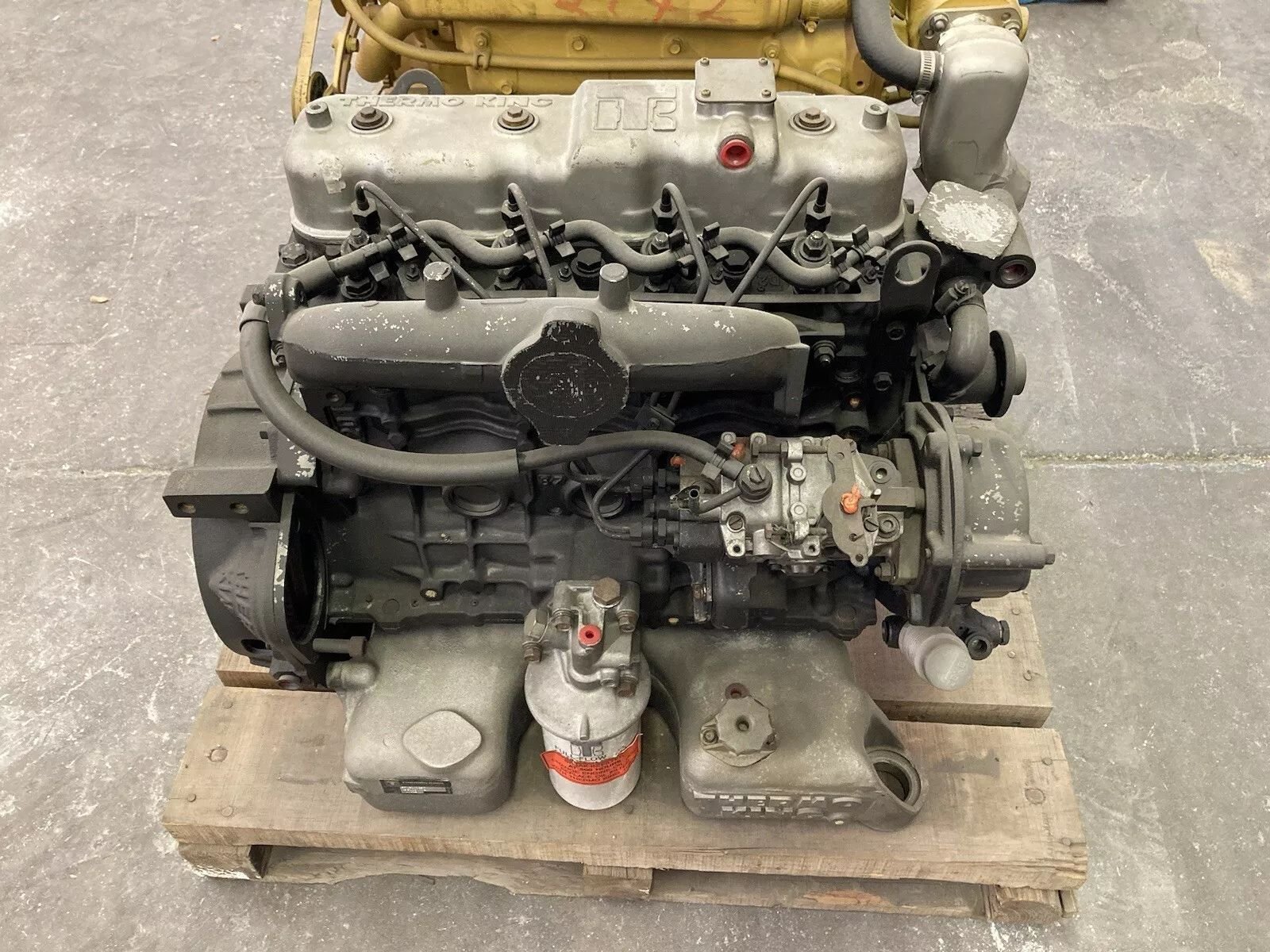Isuzu-D201-ThermoKing-Diesel-Engine-USA.jpg