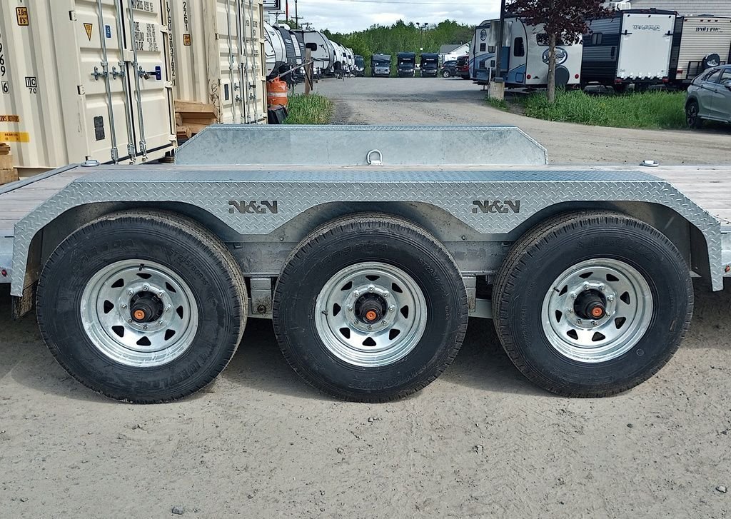 Lowpro-Equipment-Trailer-wef.jpg
