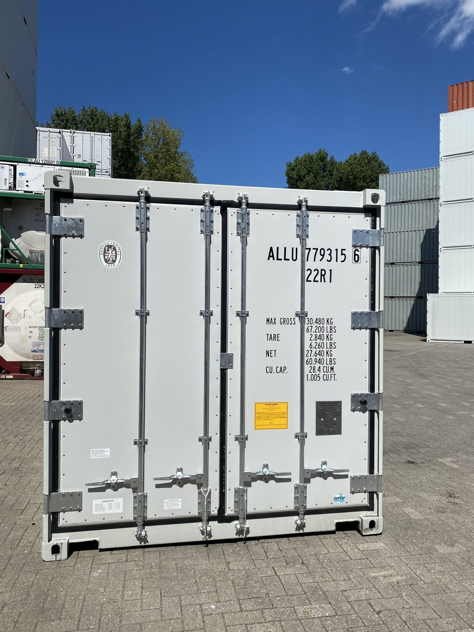NEW-20FT-REEFERS-WITH-ENVIRONMENTAL-FRIENDLY-R452A-FREON-US-scaled-1.jpg