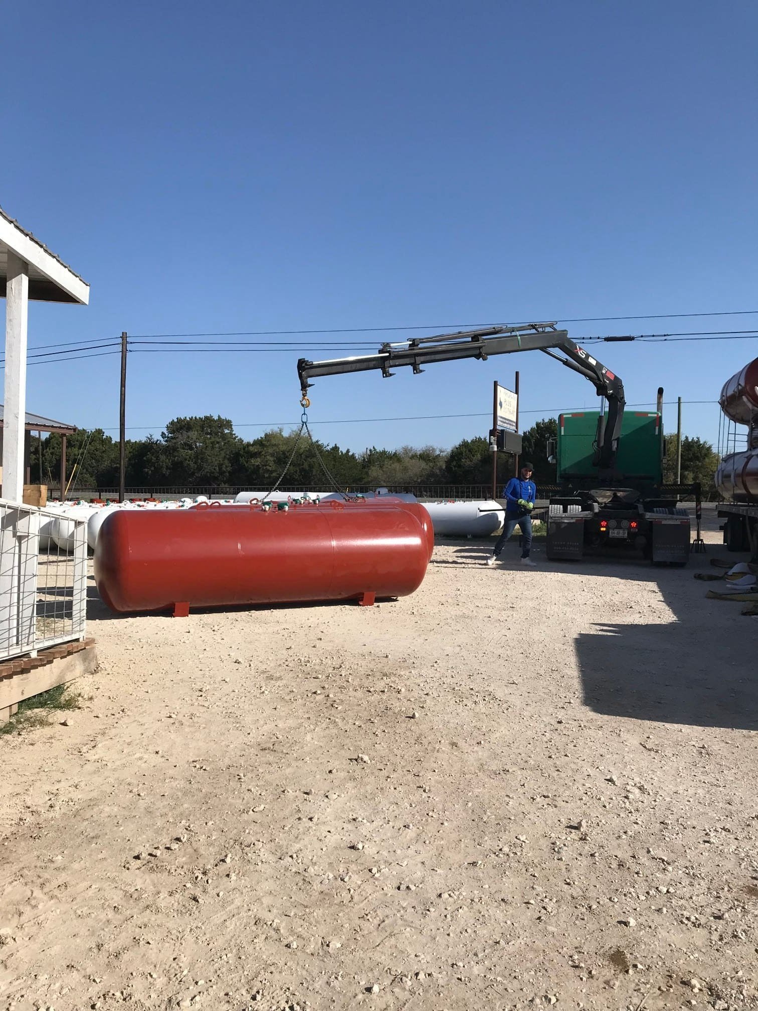 New-load-of-1000-gallon-underground-tanks-CA-1.jpg