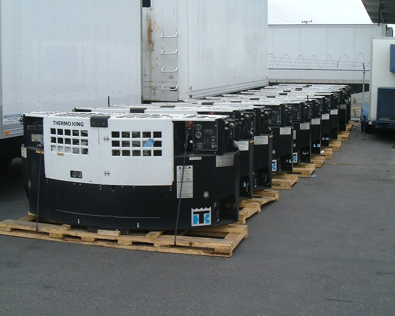 Thermo-King-Clip-On-Genset-0.jpeg