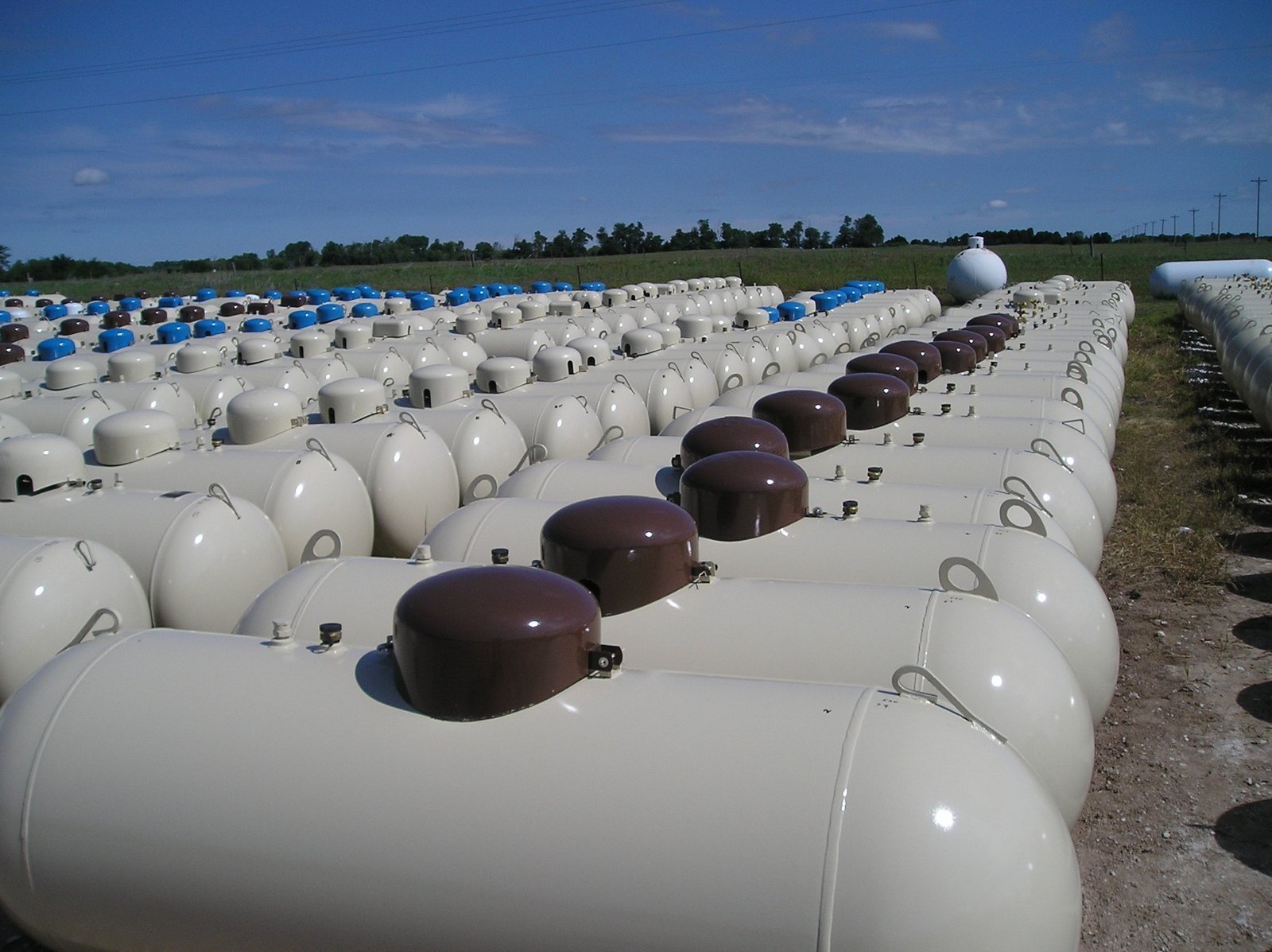 Underground-gallon-propane-tanks-NY.jpg