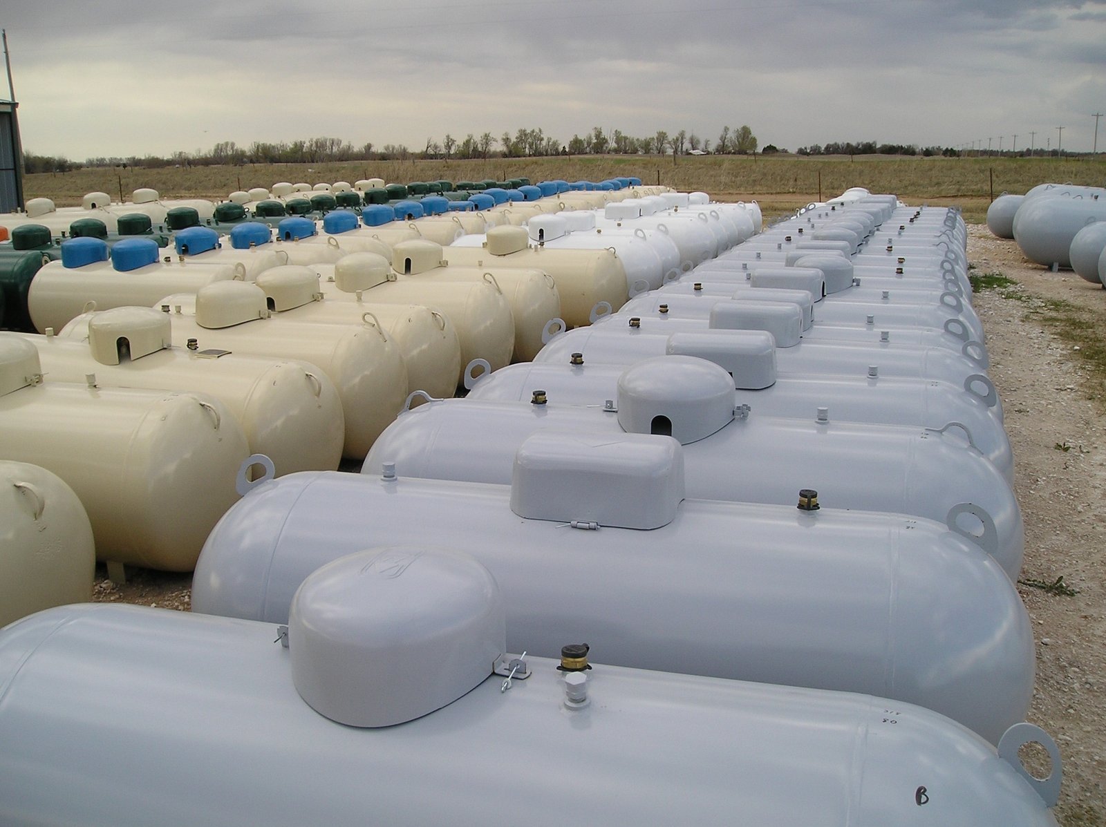 Underground-gallon-propane-tanks-UK-1.jpg
