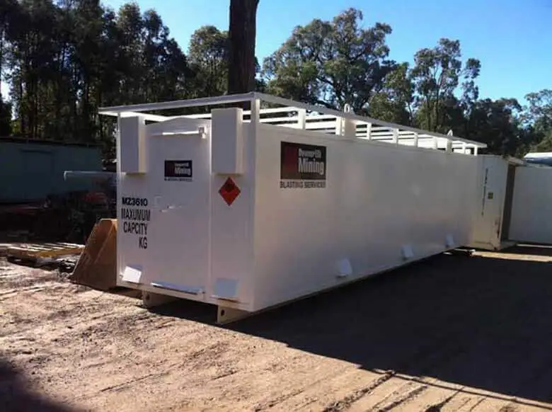 port-shipping-explosive-containers-0021.webp