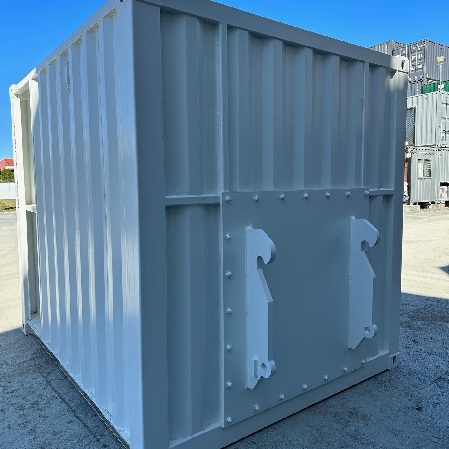 premiershippingcontainers_1690323794_3154987076576467577_4553681639.jpg